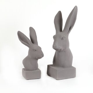 PD Poly Hase Earl Roy stehend auf Sockel