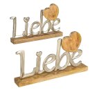 Schriftzug Liebe auf Sockel